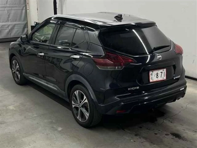 NISSAN KICKS
