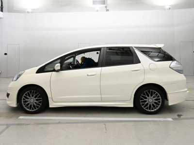 HONDA FIT SHUTTLE HYBRID