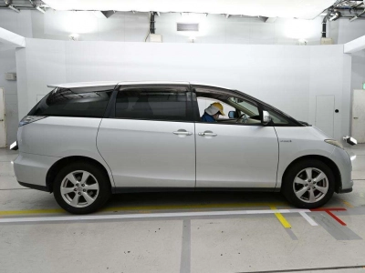 TOYOTA ESTIMA HYBRID
