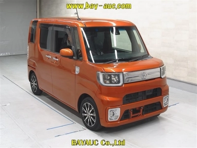 TOYOTA PIXIS MEGA
