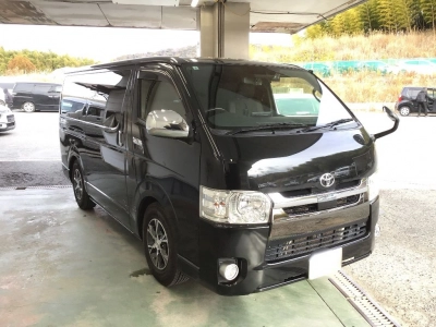 TOYOTA HIACE VAN