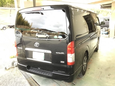 TOYOTA HIACE VAN