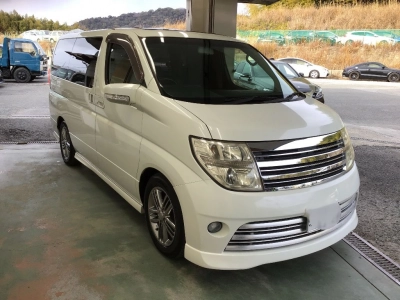 NISSAN ELGRAND