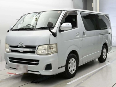 TOYOTA REGIUS VAN