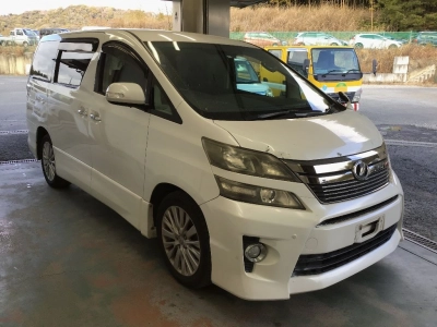 TOYOTA VELLFIRE