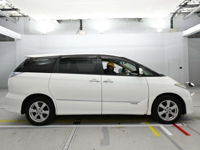 TOYOTA ESTIMA HYBRID