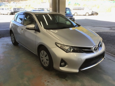 TOYOTA AURIS