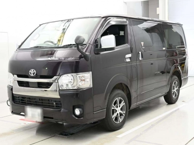 TOYOTA HIACE VAN