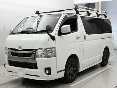 TOYOTA HIACE VAN