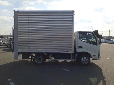 TOYOTA DYNA TRUCK