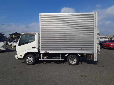 TOYOTA DYNA TRUCK