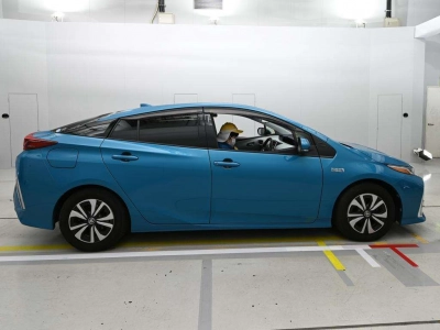 TOYOTA PRIUS PHV