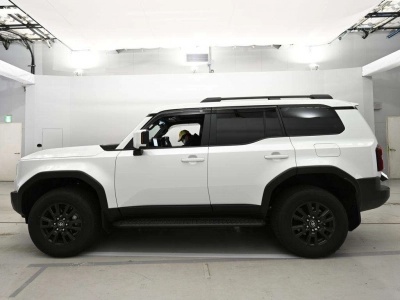 TOYOTA LAND CRUISER 250