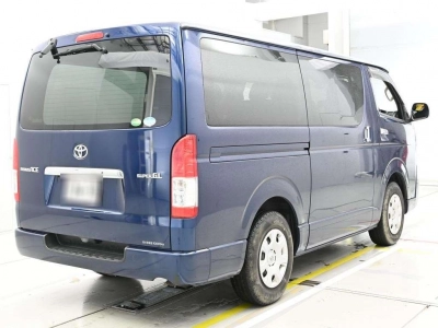 TOYOTA REGIUS VAN