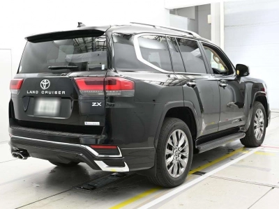 TOYOTA LAND CRUISER