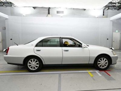 TOYOTA CROWN MAJESTA