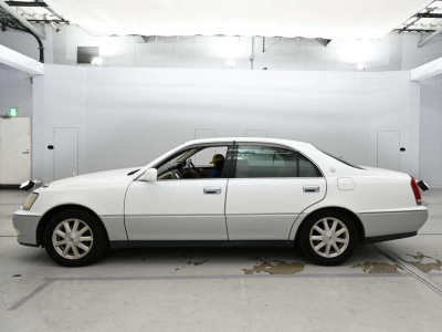 TOYOTA CROWN MAJESTA