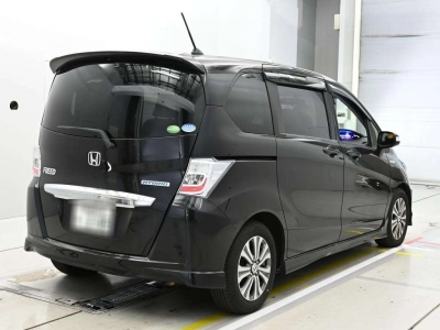 HONDA FREED HYBRID