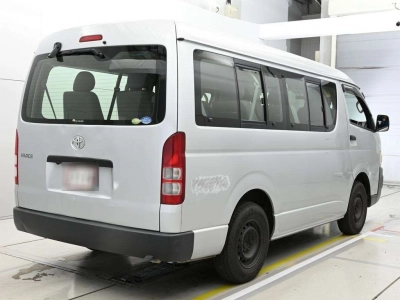 TOYOTA HIACE WAGON