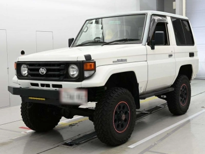 TOYOTA LAND CRUISER 70