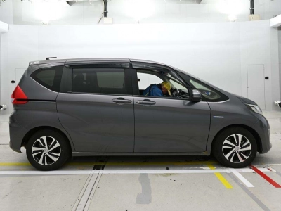 HONDA FREED HYBRID