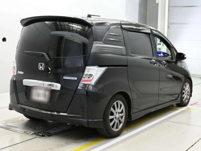 HONDA FREED SPIKE HYBRID