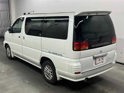 NISSAN ELGRAND