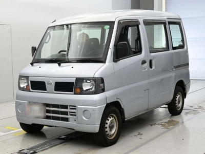 NISSAN CLIPPER VAN