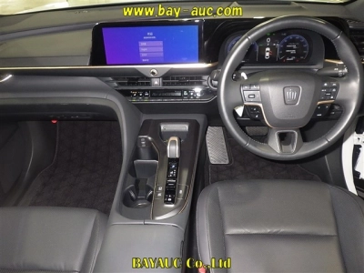 TOYOTA CROWN CROSSOVER