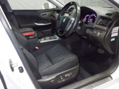 TOYOTA CROWN ATHLETE