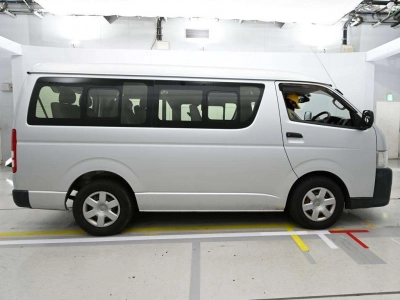 TOYOTA HIACE WAGON