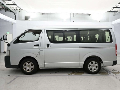 TOYOTA HIACE WAGON