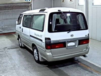 TOYOTA HIACE WAGON