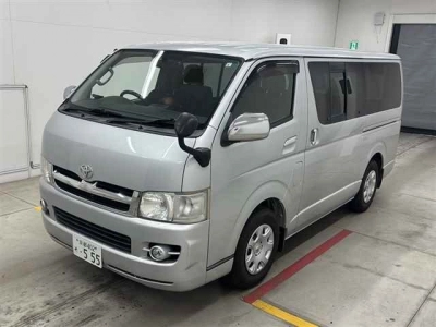 TOYOTA REGIUS VAN