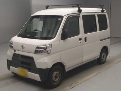 TOYOTA PIXIS VAN