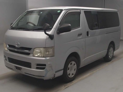 TOYOTA REGIUS VAN