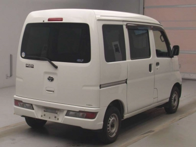 TOYOTA PIXIS VAN