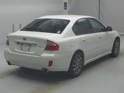 SUBARU LEGACY B4