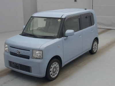 TOYOTA PIXIS SPACE