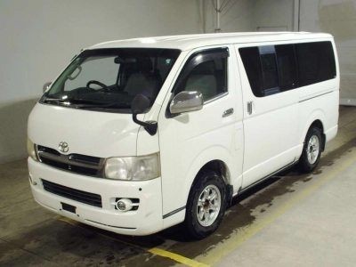 TOYOTA REGIUS VAN