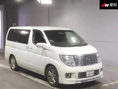 NISSAN ELGRAND