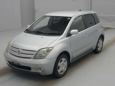 TOYOTA IST