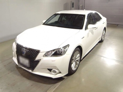 TOYOTA CROWN HYBRID