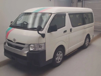 TOYOTA HIACE WAGON