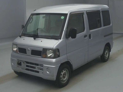 NISSAN CLIPPER VAN