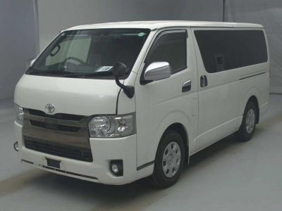 TOYOTA REGIUS VAN