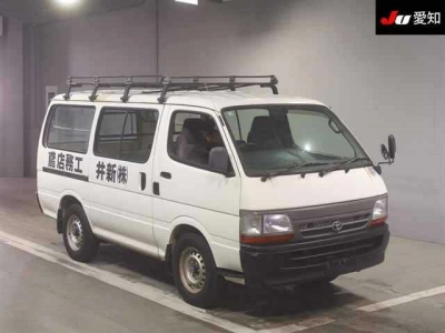 TOYOTA HIACE VAN