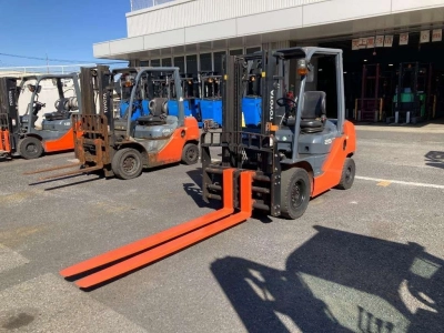 TOYOTA  FORKLIFT 