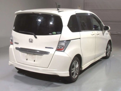 HONDA FREED HYBRID