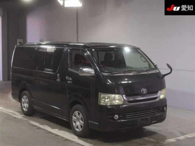 TOYOTA REGIUS VAN